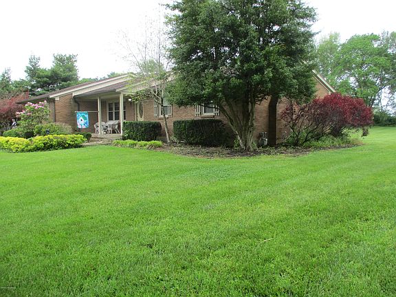 2nd image of 861 Castlerock Dr
