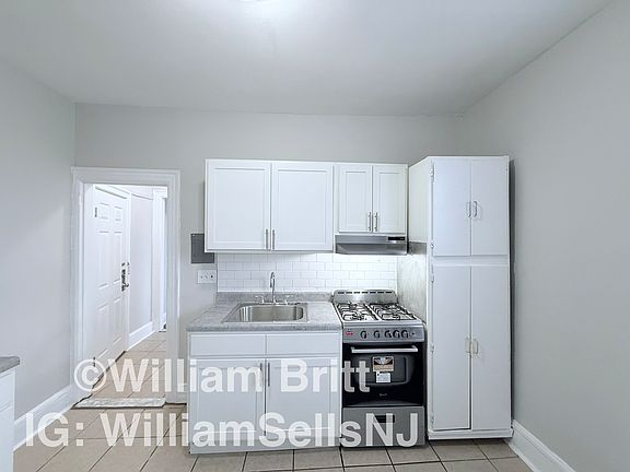 2nd image of 54 Linden Ave #402