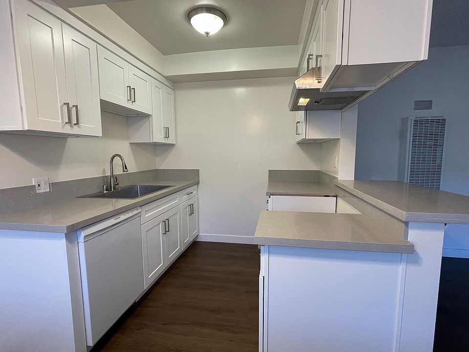 1st image of 2412 W Grand Ave #Ee