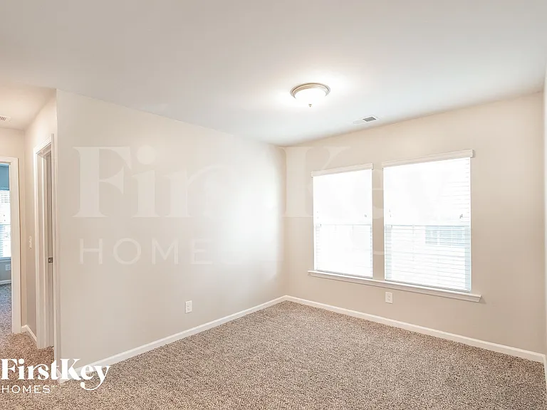 758 Redbud Ln — Photo 10