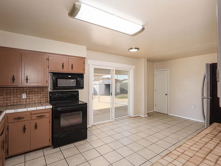 1185 E Avila Ave — Photo 5