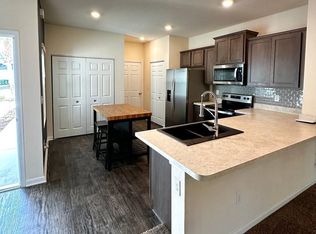 182 Scotch Pebble Dr, Saint Johns, FL 32259