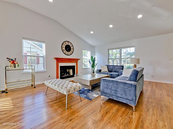 3rd image of 121 Commons Ct