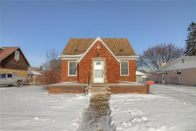 1st image of 17441 Allen St