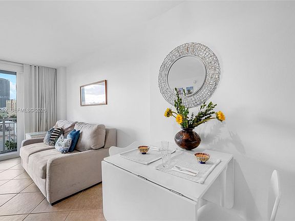 4th image of 345 Ocean Dr APT 703