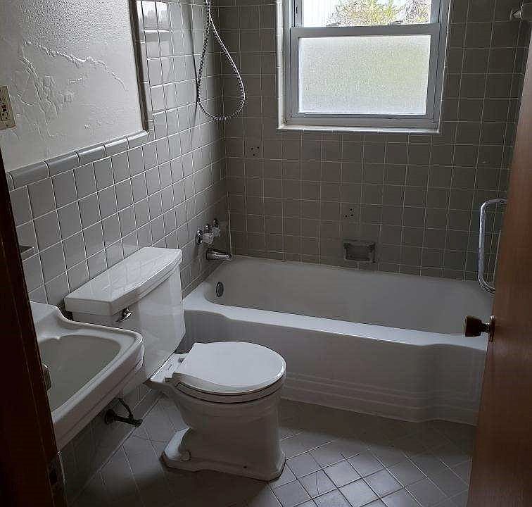 1st image of 2915 Abigail Dr APT 2