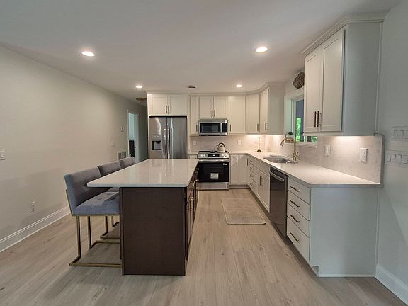4th image of 233 Marina Hills Cir NW