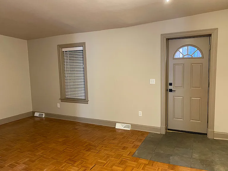 1233 Filson St #1 — Photo 9