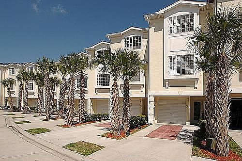 1st image of 127 Brent Cir