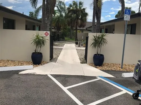 3318 Del Prado Blvd S, Cape Coral, FL 33904