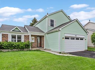 1361 Huntington Dr, Mundelein, IL