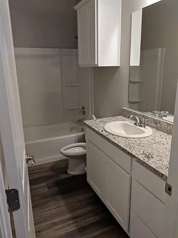 8194 Fairlane Dr — Photo 5