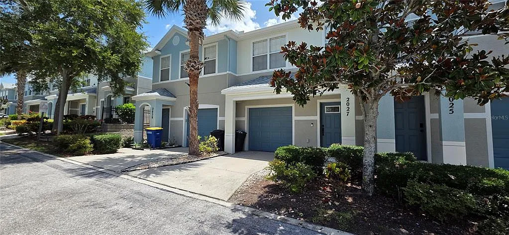 3 bed, 2.5 bath, 1490 sqft, $2,599 — Photo 1