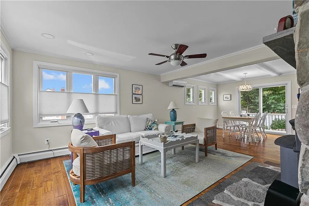 3 bed, 2.0 bath, 1428 sqft, $2,950 — Photo 4