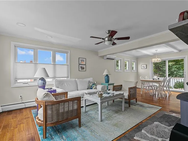 59 Berkley Ave — Photo 4