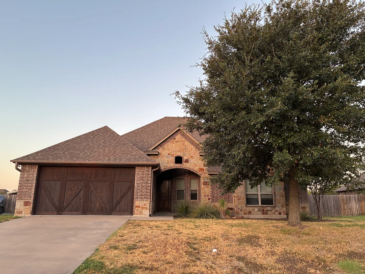 4 bed, 1958 sqft, $2,400 — Photo 1