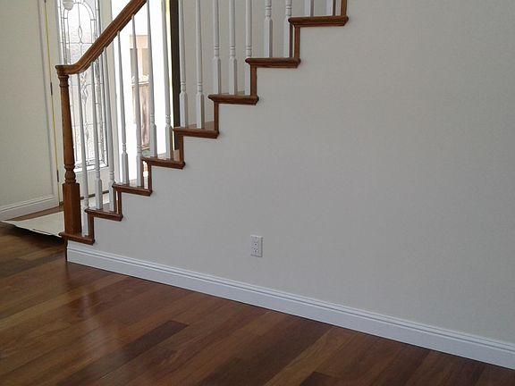 2nd image of 118 Mariposa St