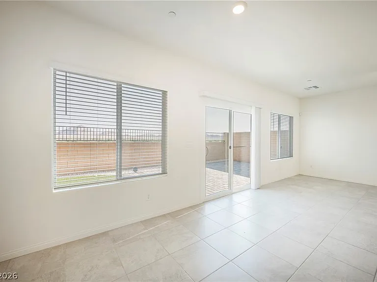 402 Larksong Ave — Photo 15