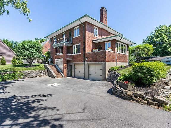 2nd image of 203 Hillcrest Ave Lot 10