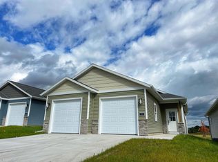 1212 Tivoli Cir, Oregon, WI 53575
