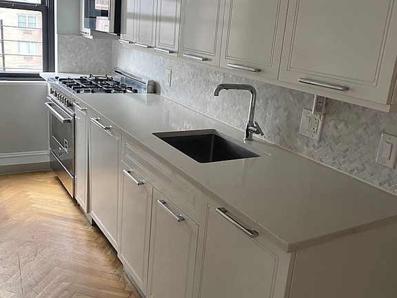5th image of 305 E 86th St APT 18JW