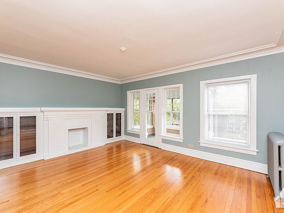 5th image of 1525 W Rosemont Ave #3W