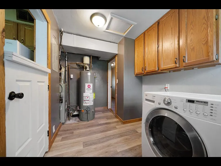 522 Division St — Photo 13