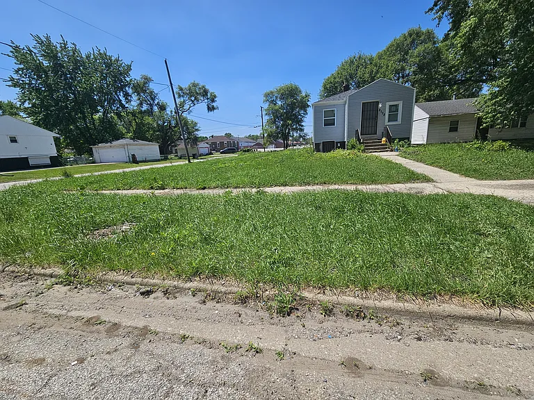 2172 Louisiana St — Photo 14