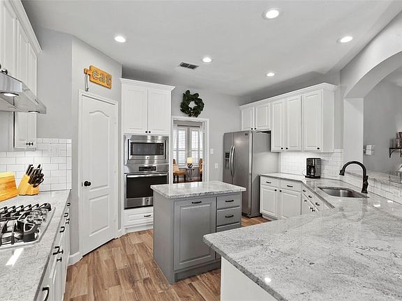 4th image of 5105 Timber Park Dr