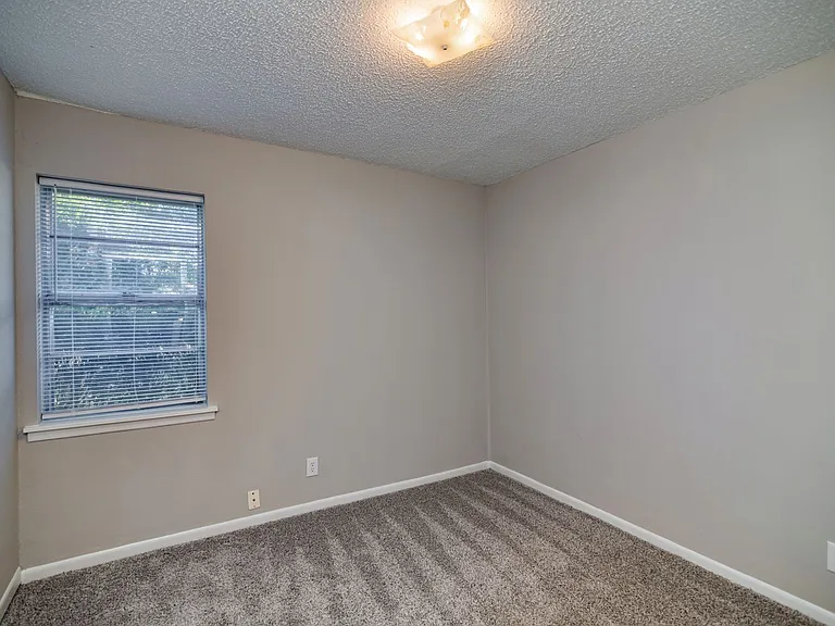 502 Brown St — Photo 20