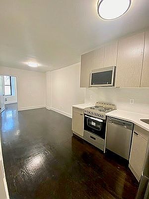 3rd image of 2112 Regent Pl #1A