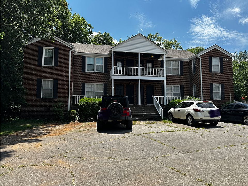 1st image of 724 Lawrence Ave #726