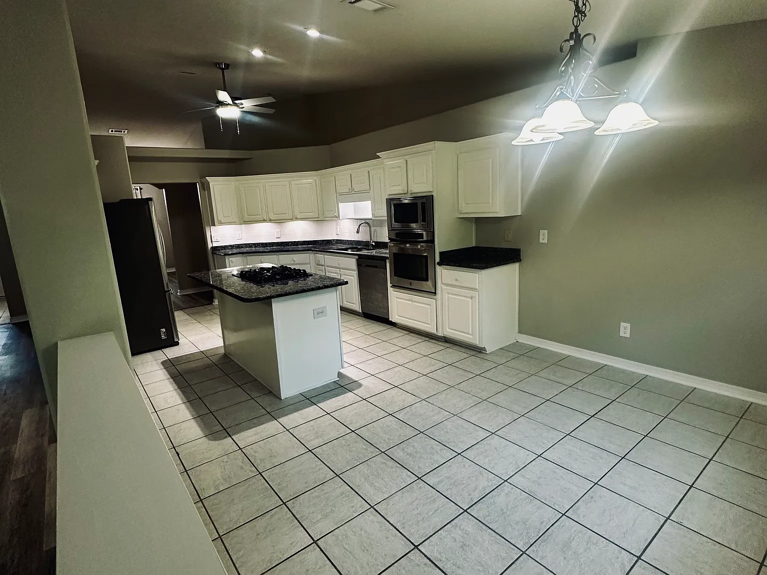 4 bed, 2703 sqft, $2,825 — Photo 4
