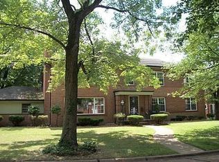 3960 Canterbury Dr, Saint Louis, MO 63121