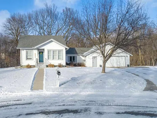 134 Staley Ln, North Mankato, MN 56003