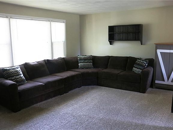 5th image of 232 Farmview Dr