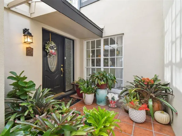 4207 Arborwood Ln, Tampa, FL 33618