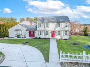5 Hayfield Ln, Cumberland, RI 02864