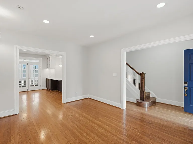 3839 Beecher St NW — Photo 3