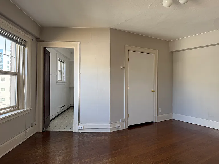 Sherwood Apartments — Photo 18