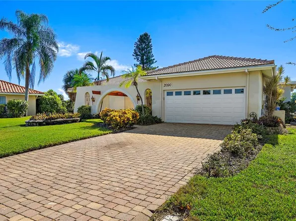2090 Massachusetts Ave NE, Saint Petersburg, FL 33703