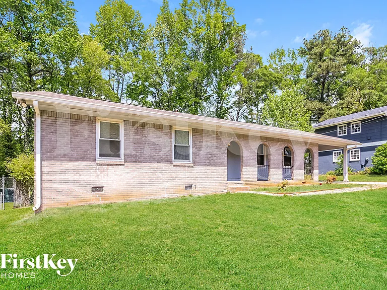 3966 Emerald North Dr — Photo 2