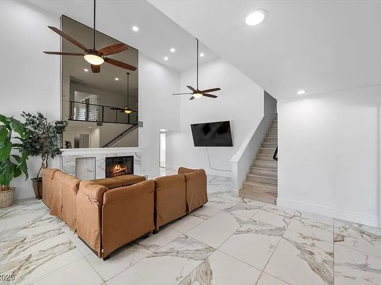 1695 Montessouri St — Photo 11
