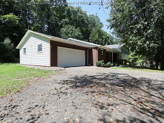 3rd image of 306 Lake Dr