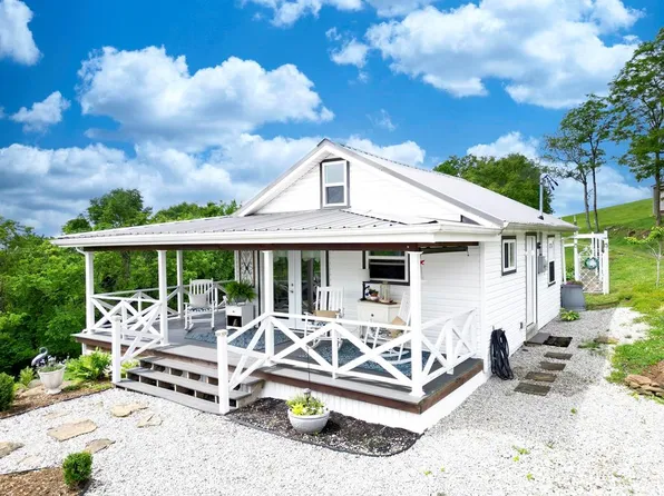 1419 Limestone Ridge, New Martinsville, WV 26155