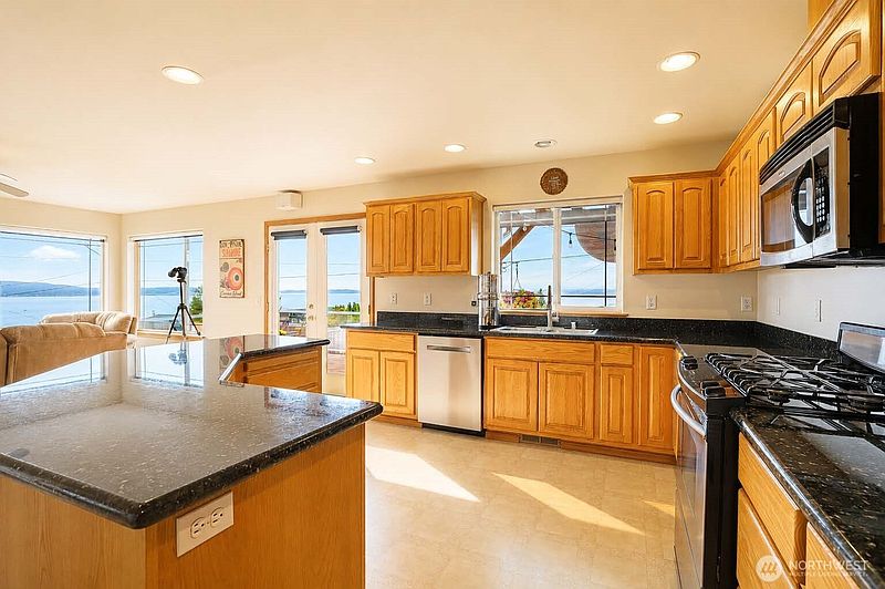 3rd image of 510 Sunnycrest Lane