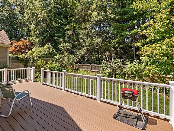 5th image of 231 Nobscot Rd Unit 231