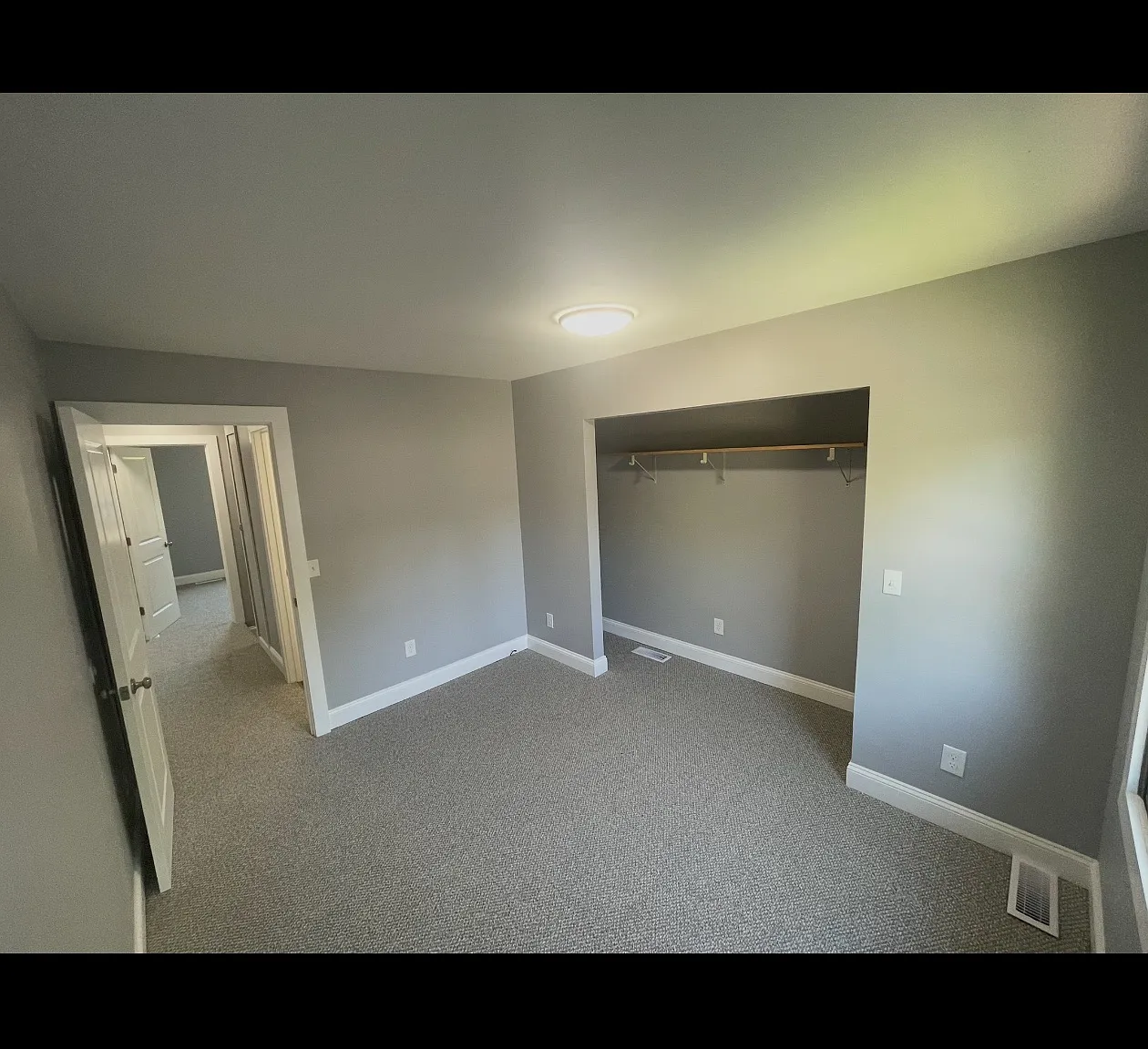 2 bed, 800 sqft, $2,075 — Photo 2