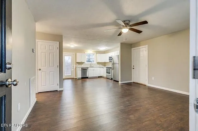 1724 Boone Cir — Photo 13