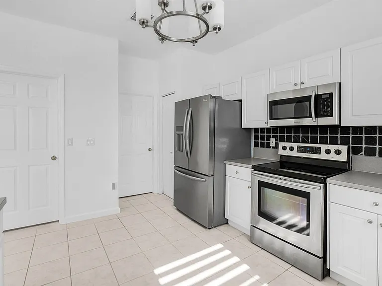 9006 SW 214th Ln — Photo 2
